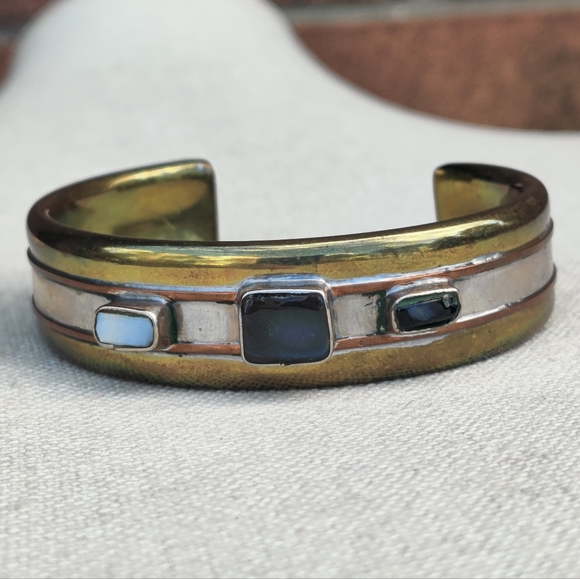 Vintage mixed metal labradorite,mother of pearl and onyx cuff bracelet - Picture 4 of 13